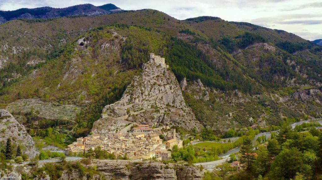 Apartamento L'Orbitelle Entrevaux Exterior foto